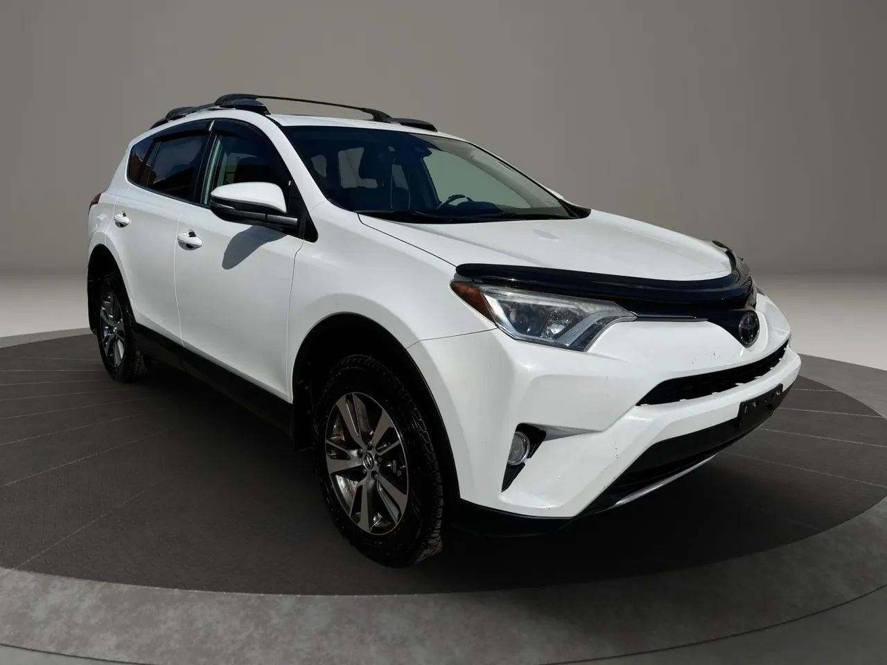 Used 2018 Toyota RAV4 XLE AWD/4WD image 7