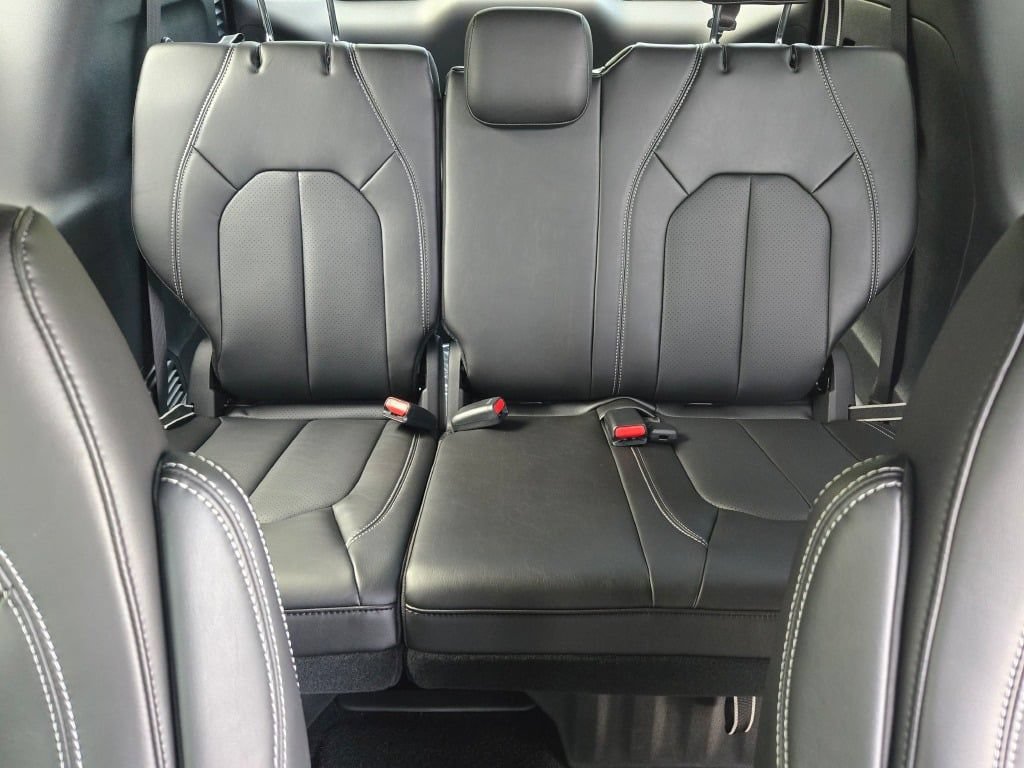 New 2027 Chrysler Pacifica Select AWD/4WD image 20