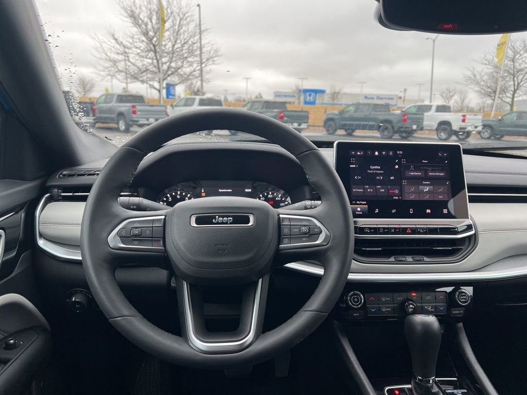 Used 2025 Jeep Compass Limited image 25