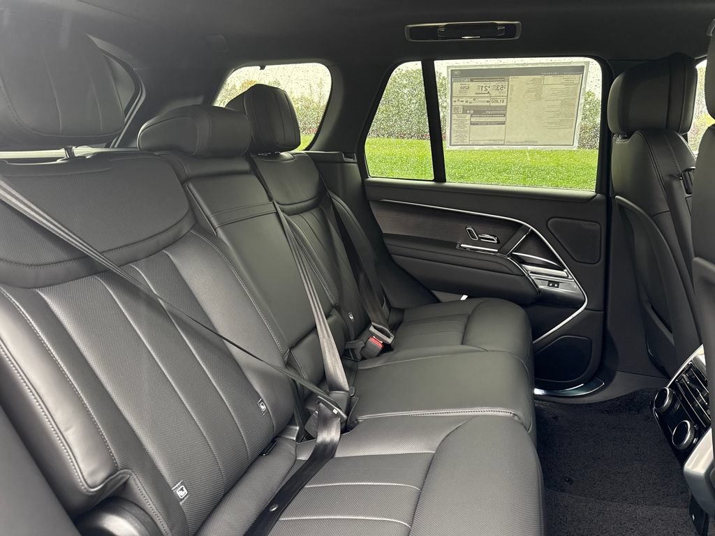 New 2025 Land Rover Range Rover SE AWD/4WD image 18
