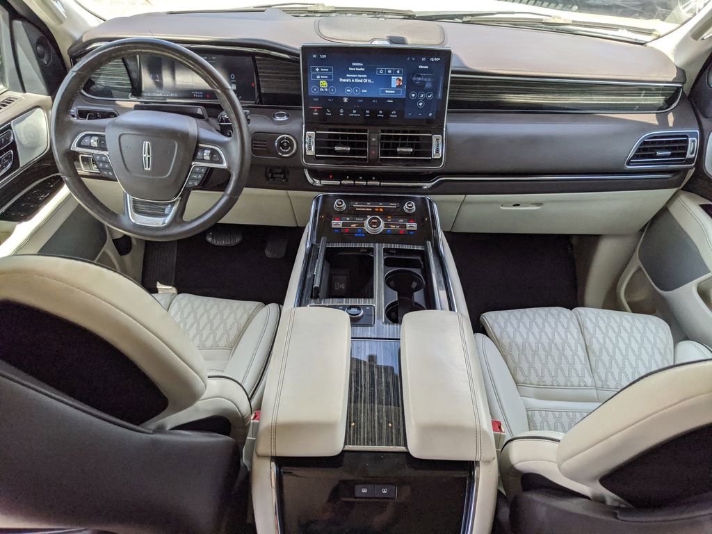 Used 2022 Lincoln Navigator L Black Label AWD/4WD image 12