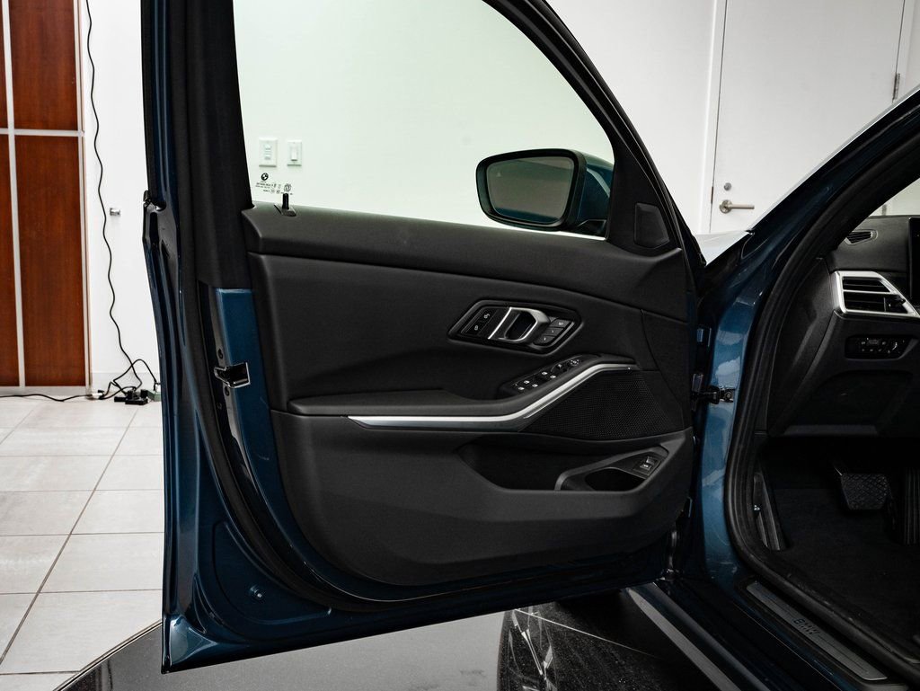 Certified 2025 BMW 330i xDrive Sedan image 26