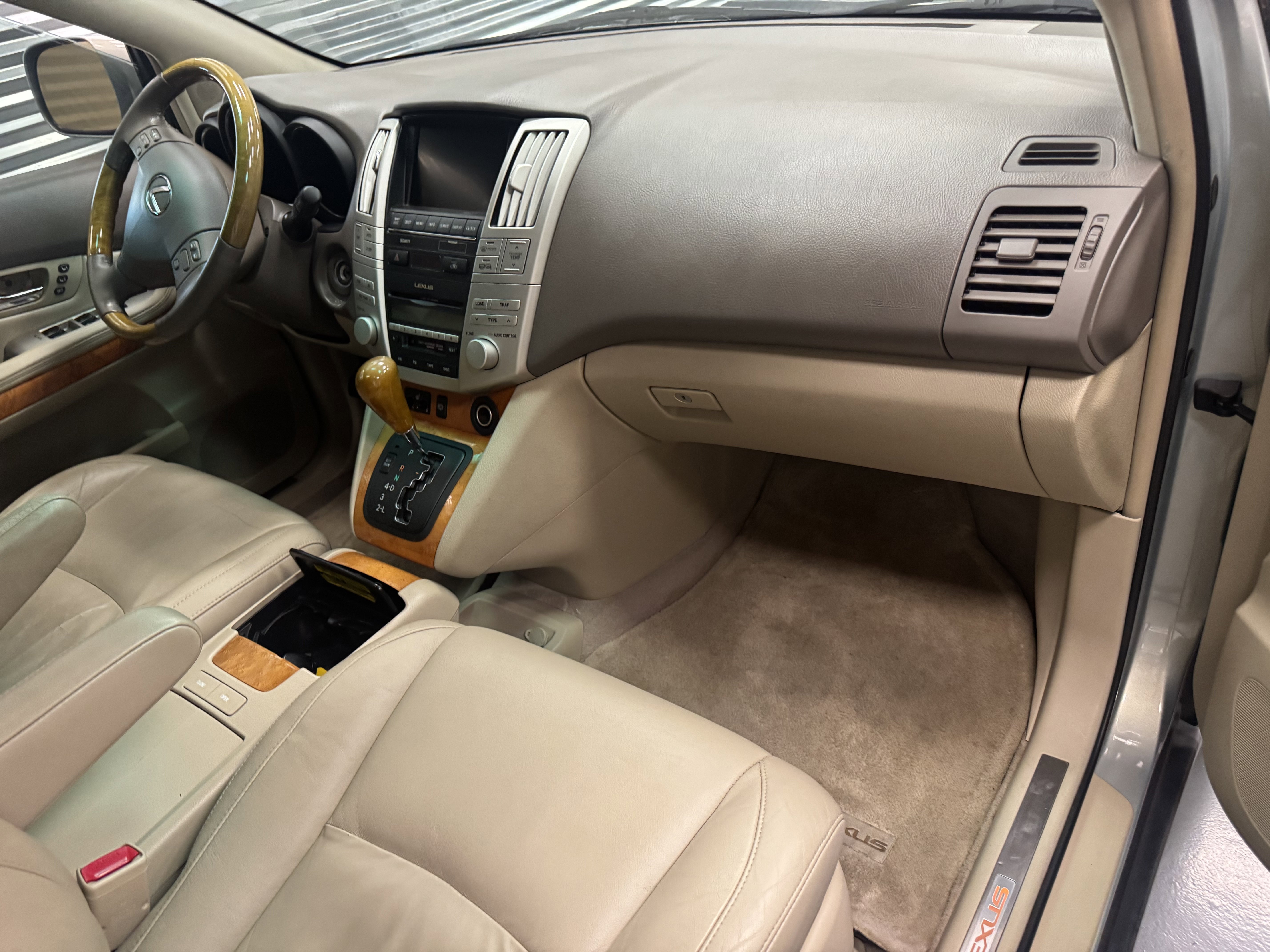 Used 2006 Lexus RX 330 FWD image 14