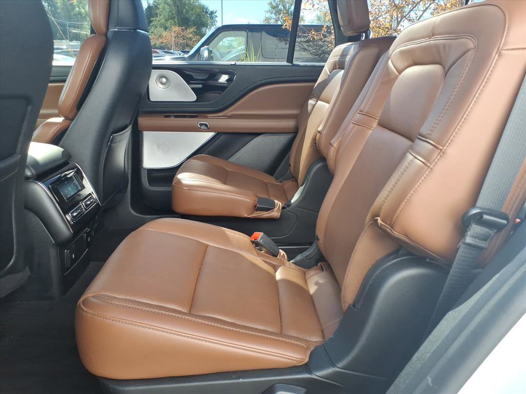 Used 2021 Lincoln Aviator Reserve w/ Equipment Group 201A image 9