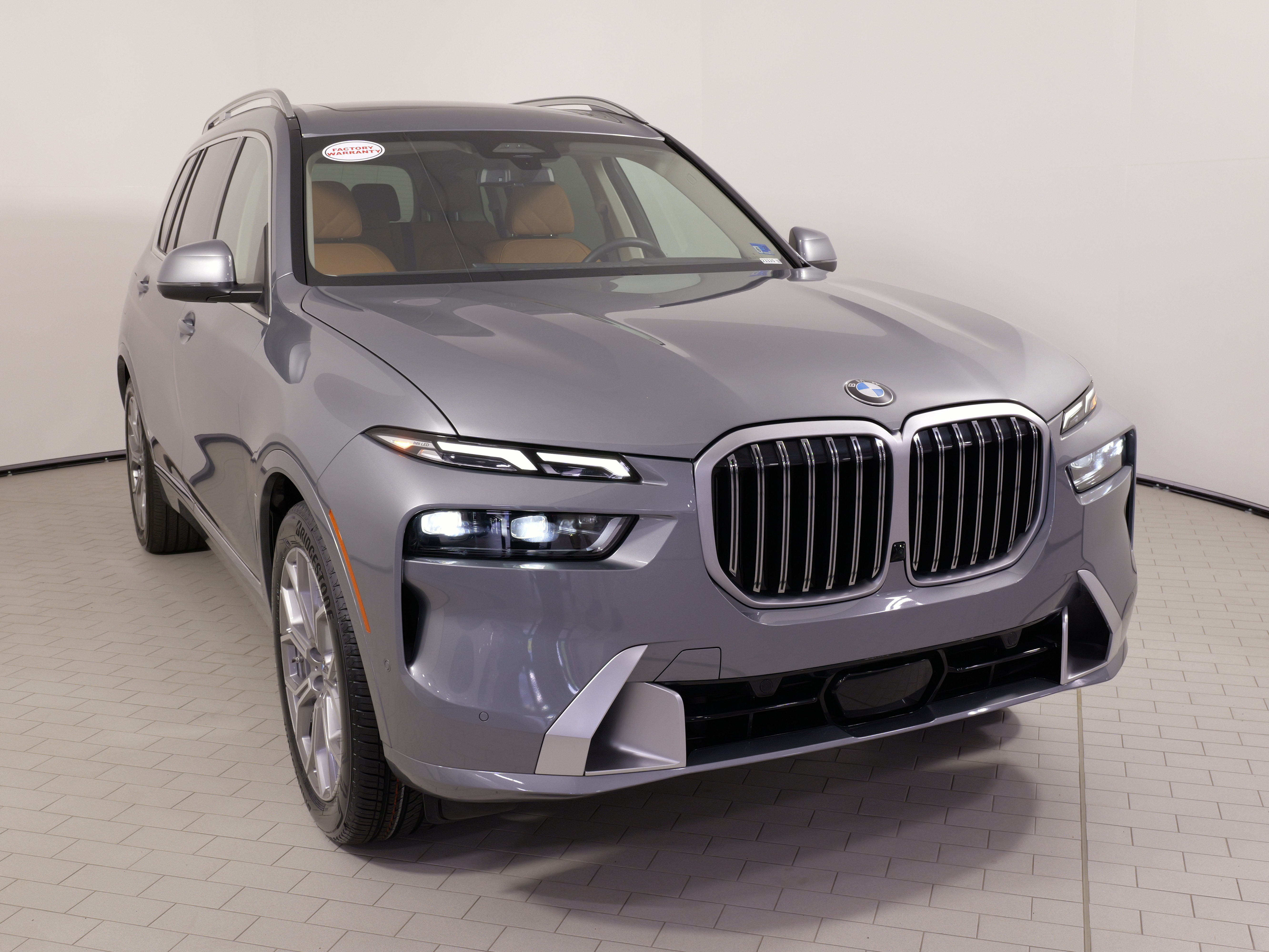 Used 2025 BMW X7 xDrive40i w/ Premium Package AWD/4WD image 5