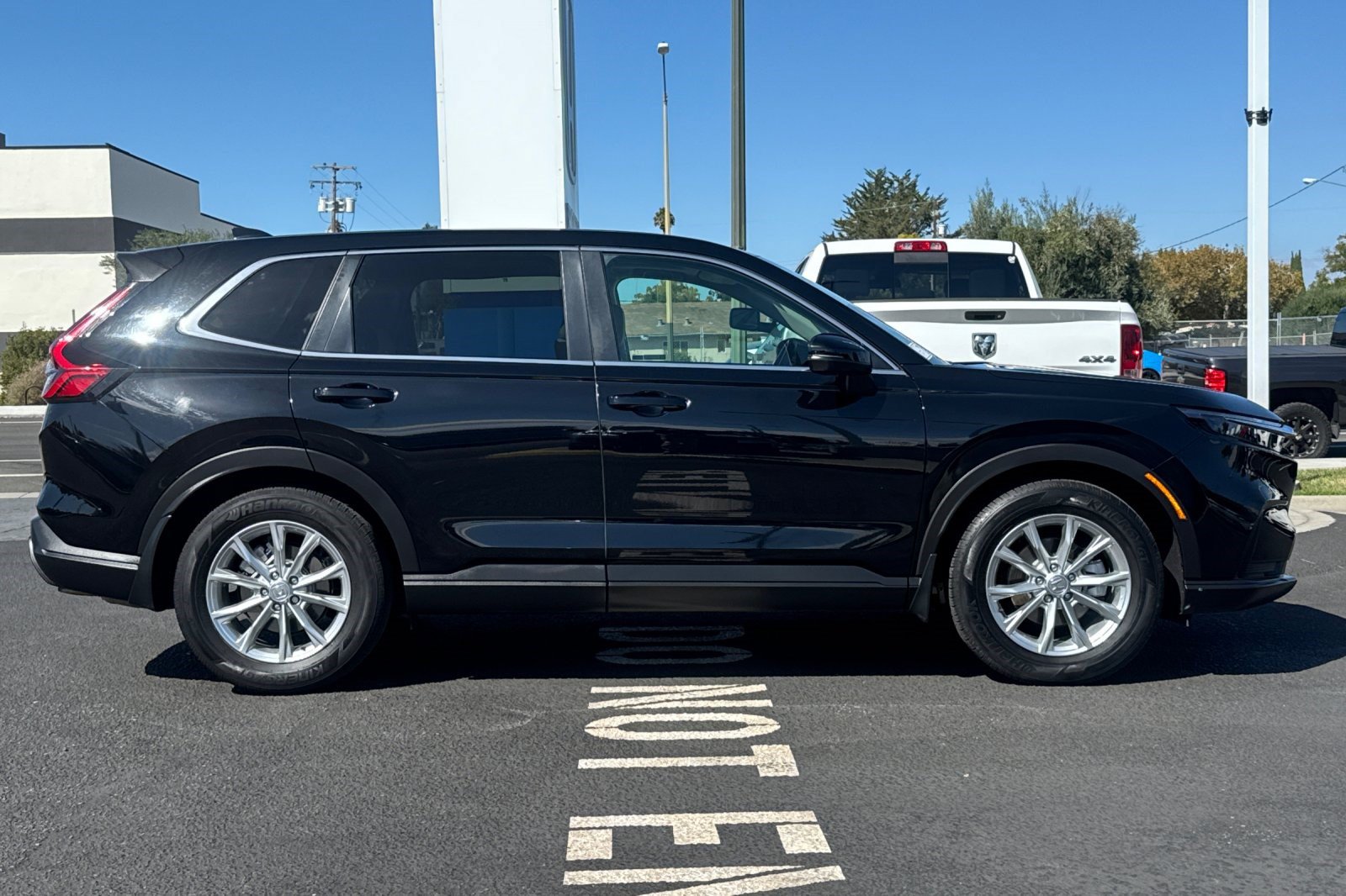Used 2025 Honda CR-V EX image 8