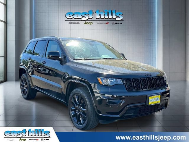Certified 2022 Jeep Grand Cherokee Laredo X AWD/4WD image 1