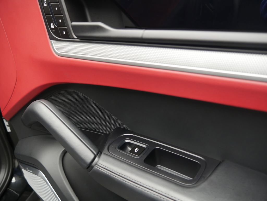 Certified 2026 Porsche Cayenne Coupe image 19