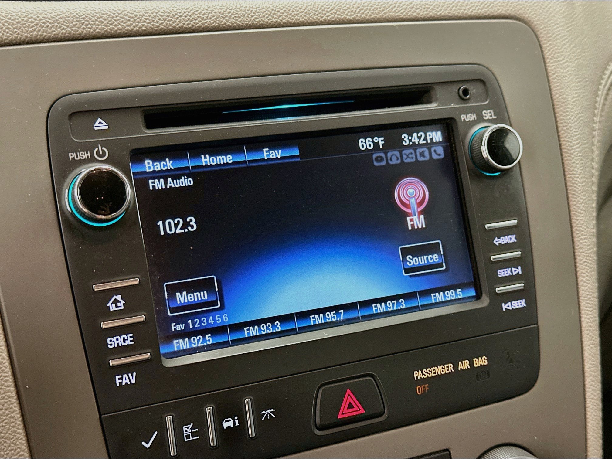Used 2015 Chevrolet Traverse LS FWD image 21
