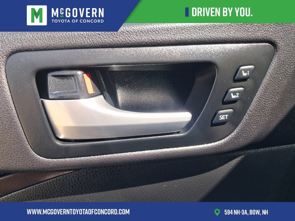 Used 2016 Toyota Highlander Limited AWD/4WD image 12