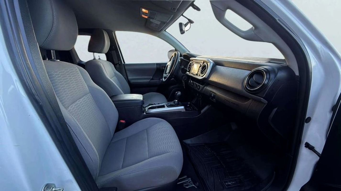 Used 2017 Toyota Tacoma SR5 image 15