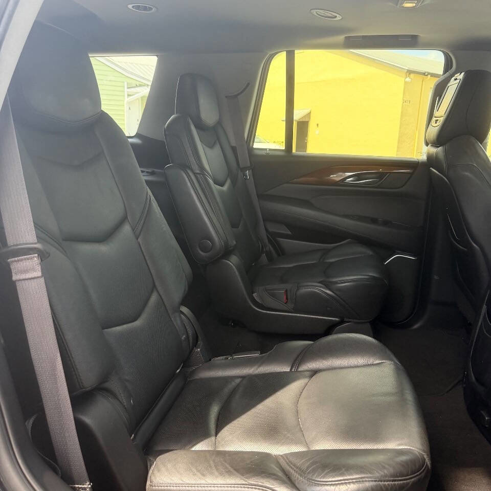 Used 2017 Cadillac Escalade Luxury RWD image 14