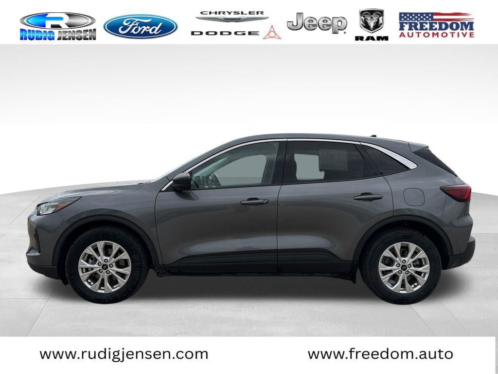 Used 2024 Ford Escape Active w/ Cold Weather Package FWD image 2