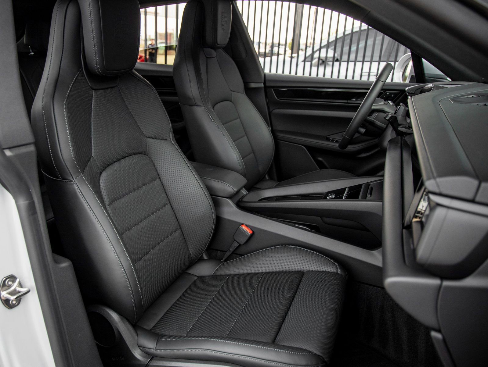 New 2026 Porsche Macan Electric RWD image 47