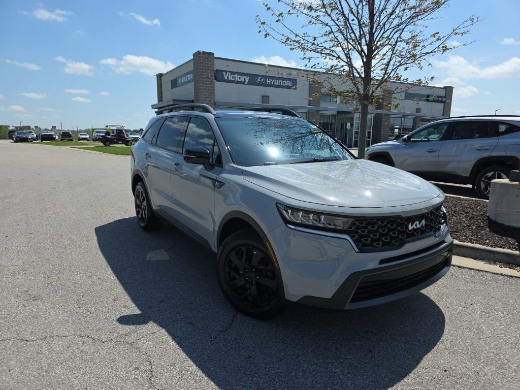 Used 2023 Kia Sorento S w/ Panoramic Sunroof Package AWD/4WD image 3
