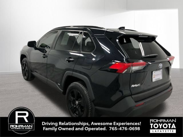 Used 2022 Toyota RAV4 LE AWD/4WD image 4