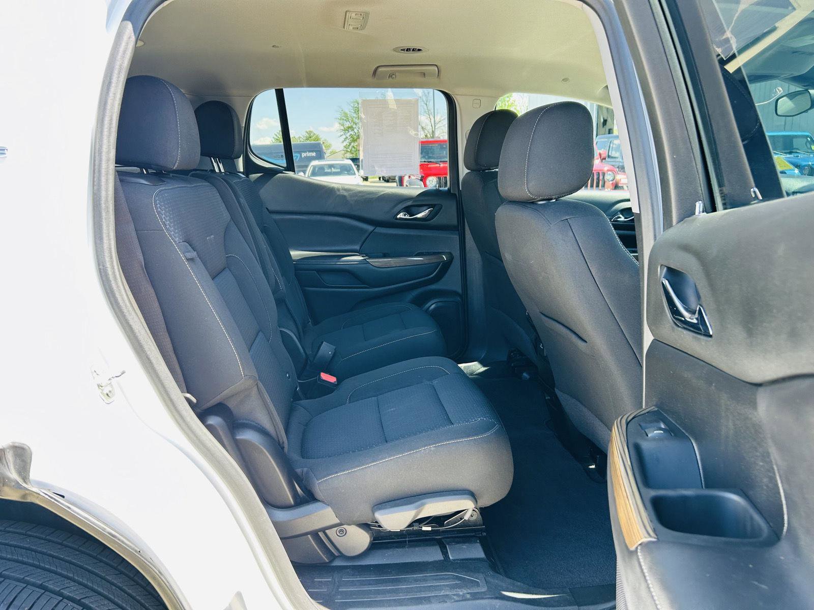 Used 2023 GMC Acadia SLE w/ Driver Convenience Package image 31