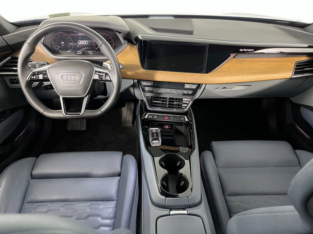 Used 2024 Audi e-tron GT Premium Plus image 11