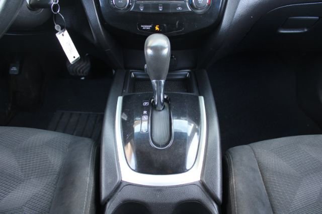 Used 2016 Nissan Rogue S AWD/4WD image 15