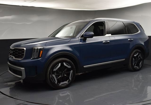 Certified 2025 Kia Telluride S image 4