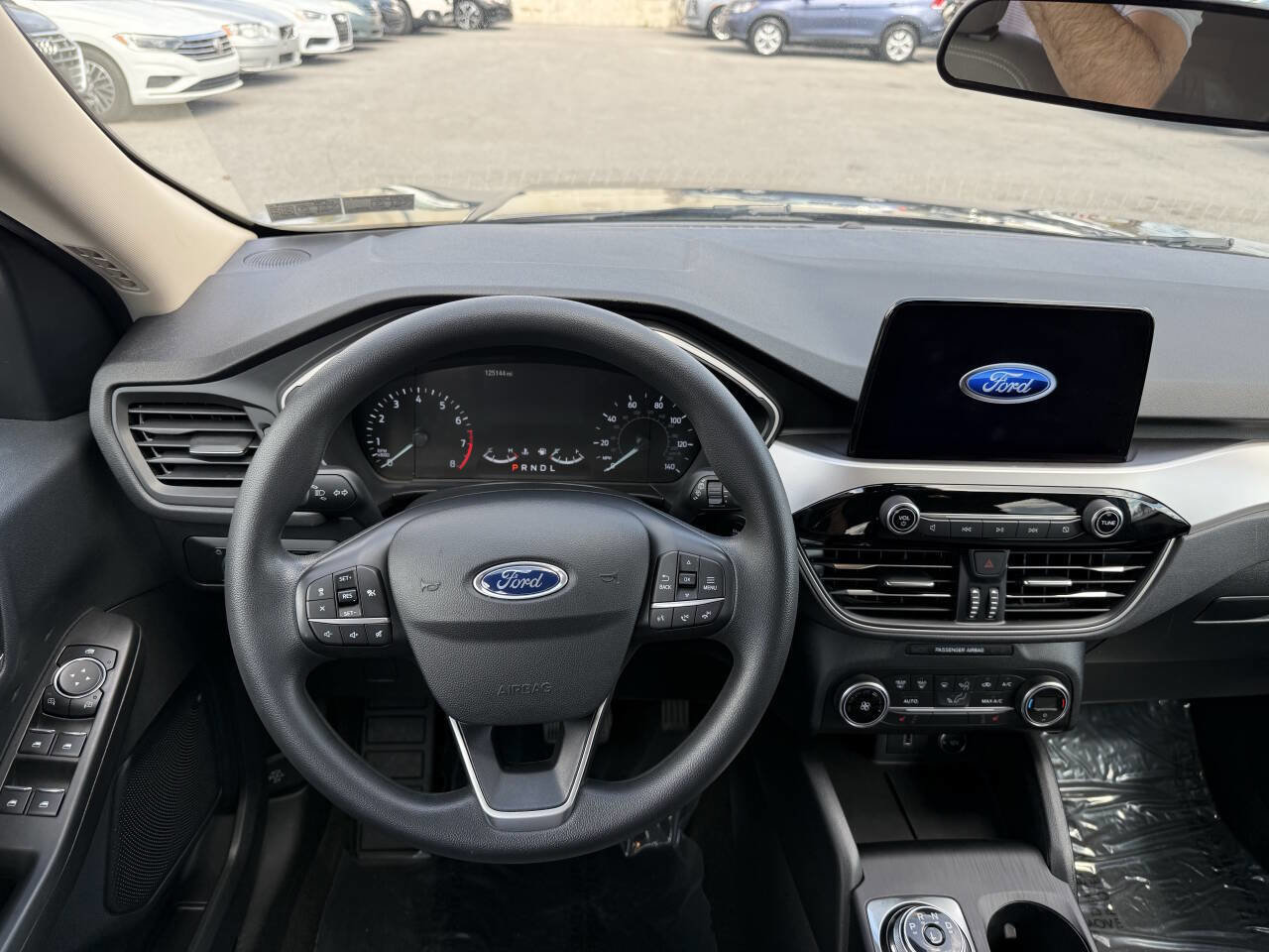 Used 2020 Ford Escape SE image 14