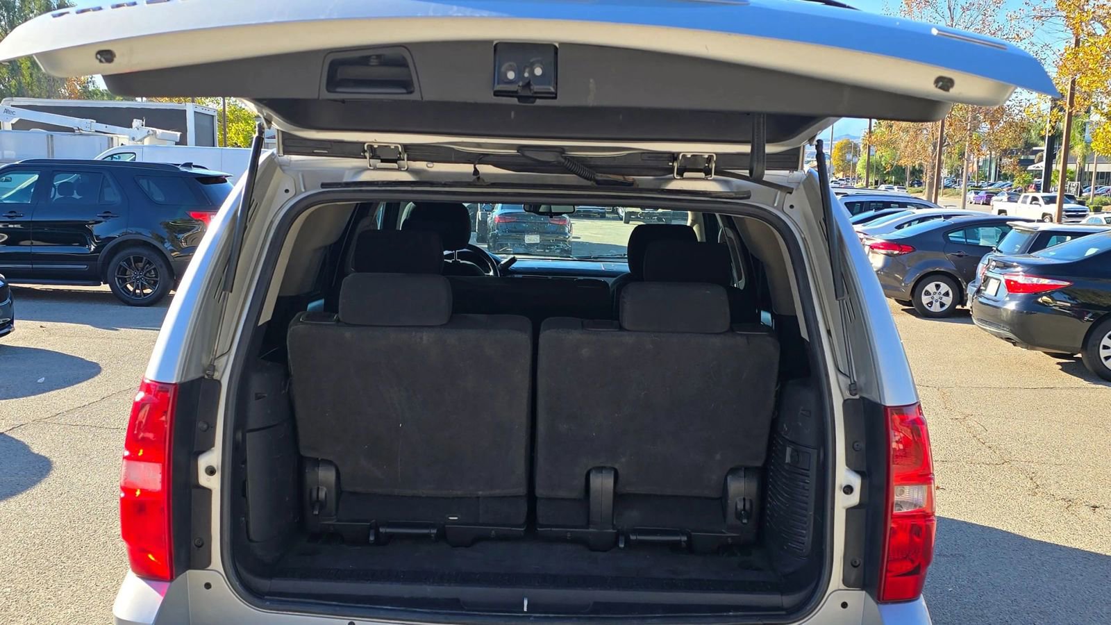 Used 2010 Chevrolet Tahoe LS image 11