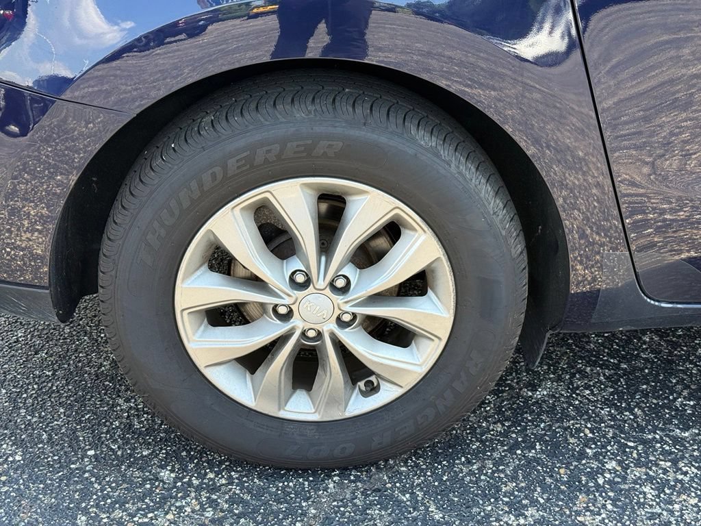 Used 2021 Kia Sedona LX FWD image 9