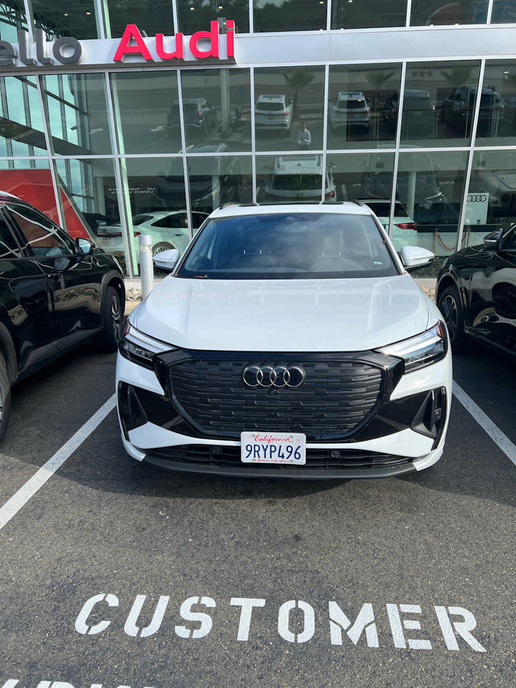 Used 2024 Audi Q4 e-tron Premium Plus AWD/4WD image 4