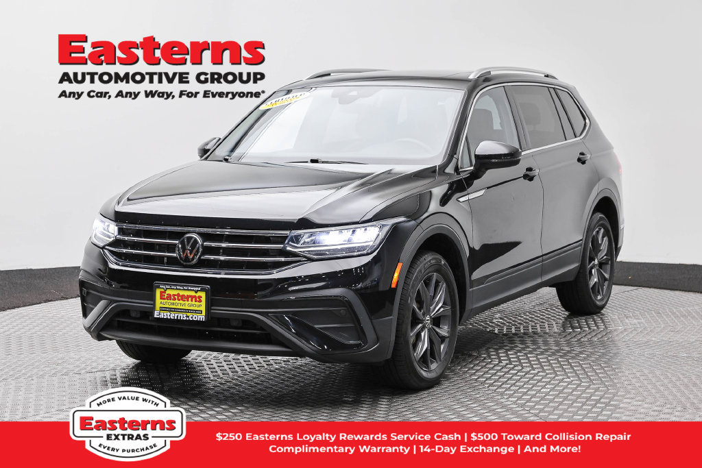 Used 2023 Volkswagen Tiguan SE AWD/4WD image 1