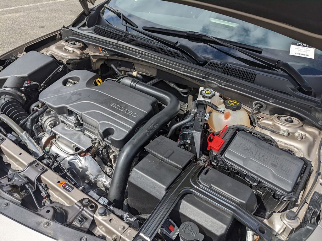 Used 2025 Chevrolet Malibu LT image 56