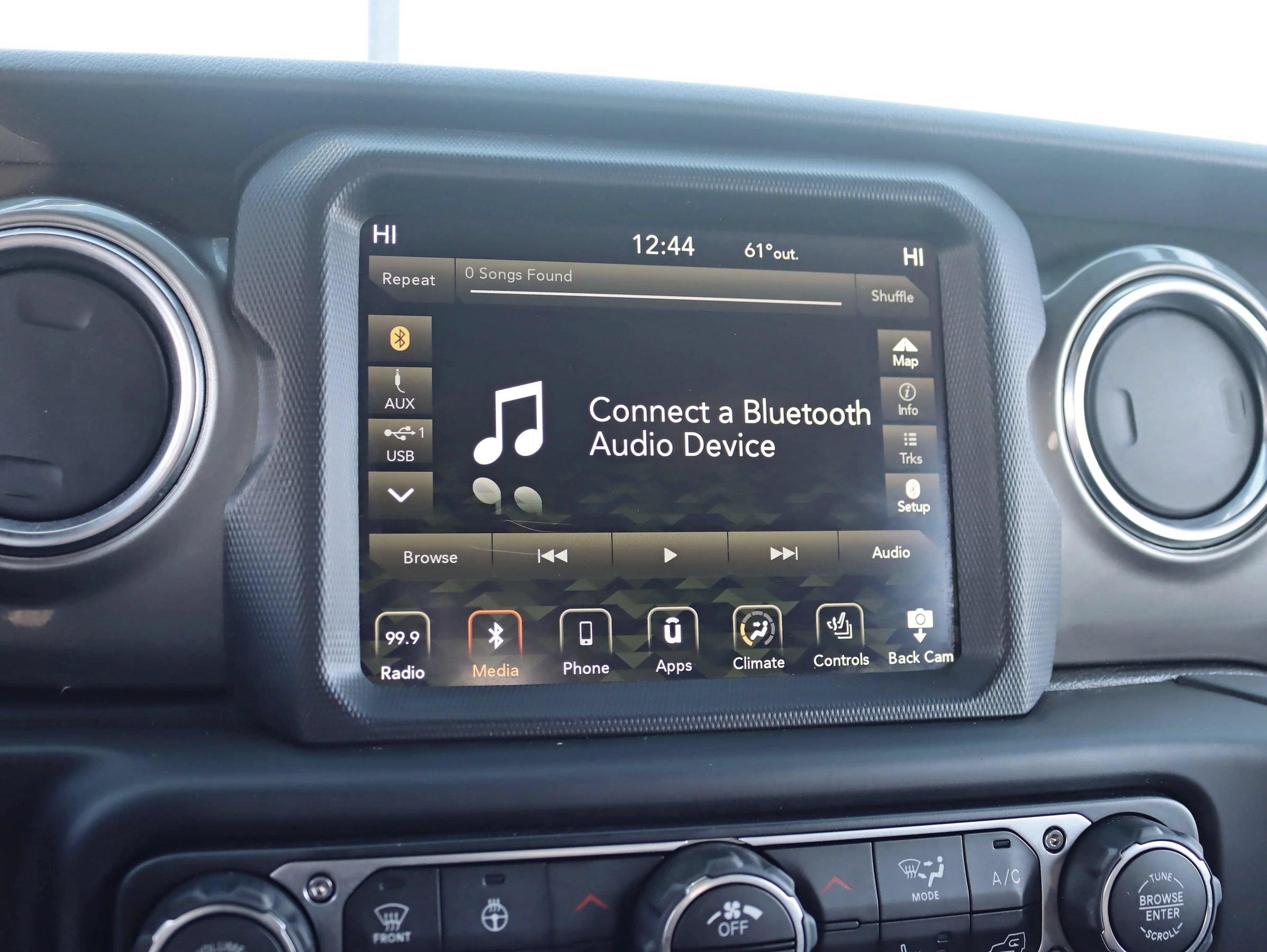 Used 2019 Jeep Wrangler Unlimited Sahara AWD/4WD image 23