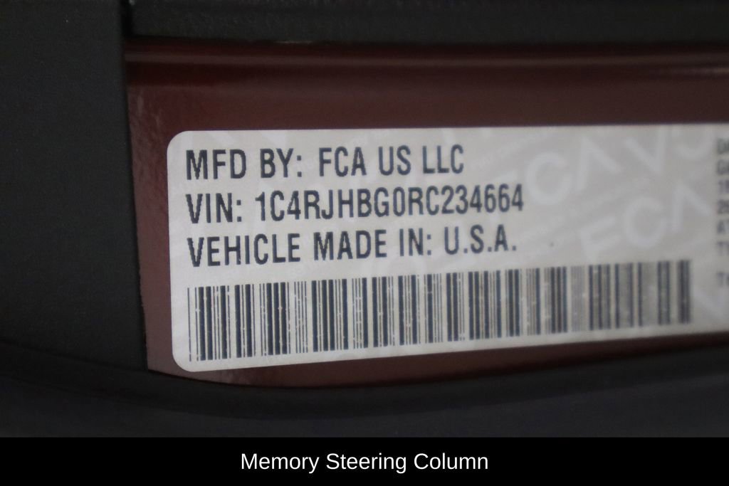 Used 2024 Jeep Grand Cherokee Limited w/ Luxury Tech Group II image 19