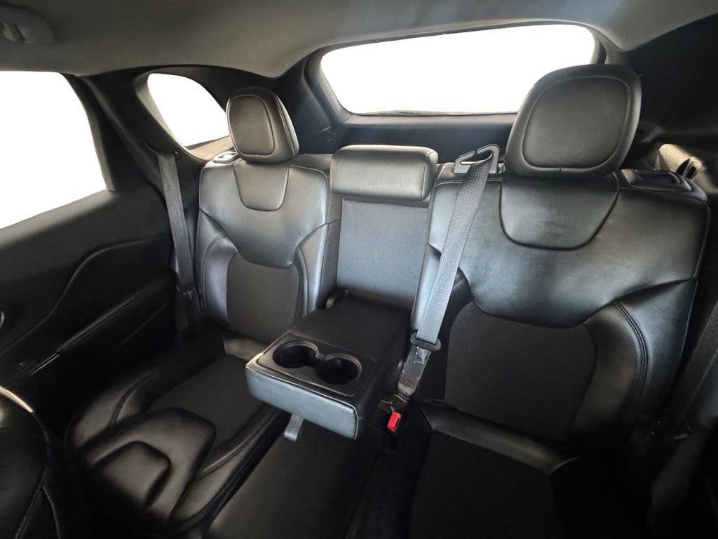 Used 2020 Jeep Cherokee Latitude Plus image 14