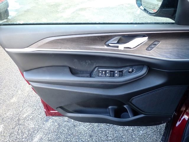 New 2025 Jeep Grand Cherokee Limited w/ Black Appearance Package image 15