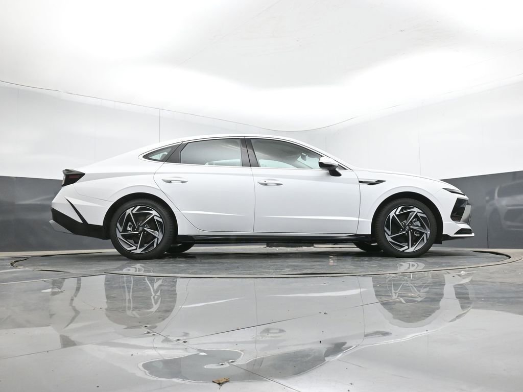 New 2026 Hyundai Sonata SEL FWD image 14