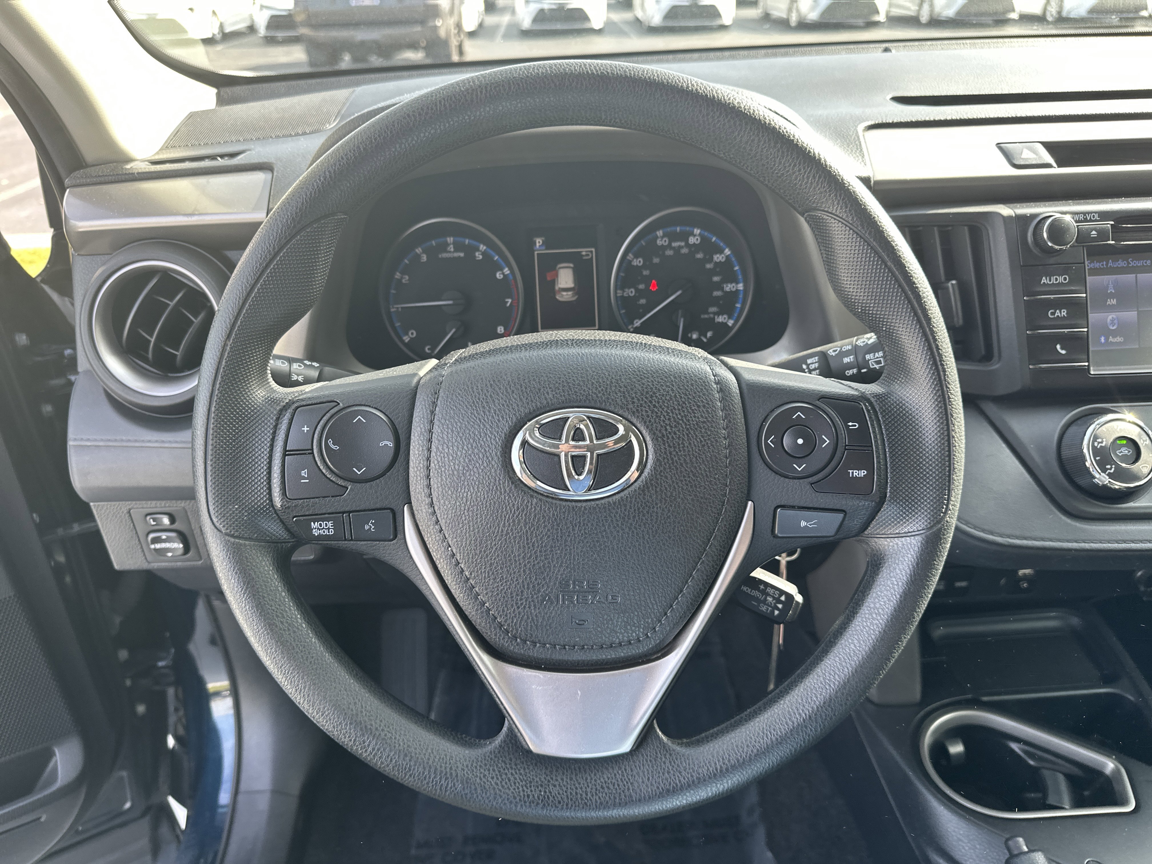 Used 2018 Toyota RAV4 LE image 18