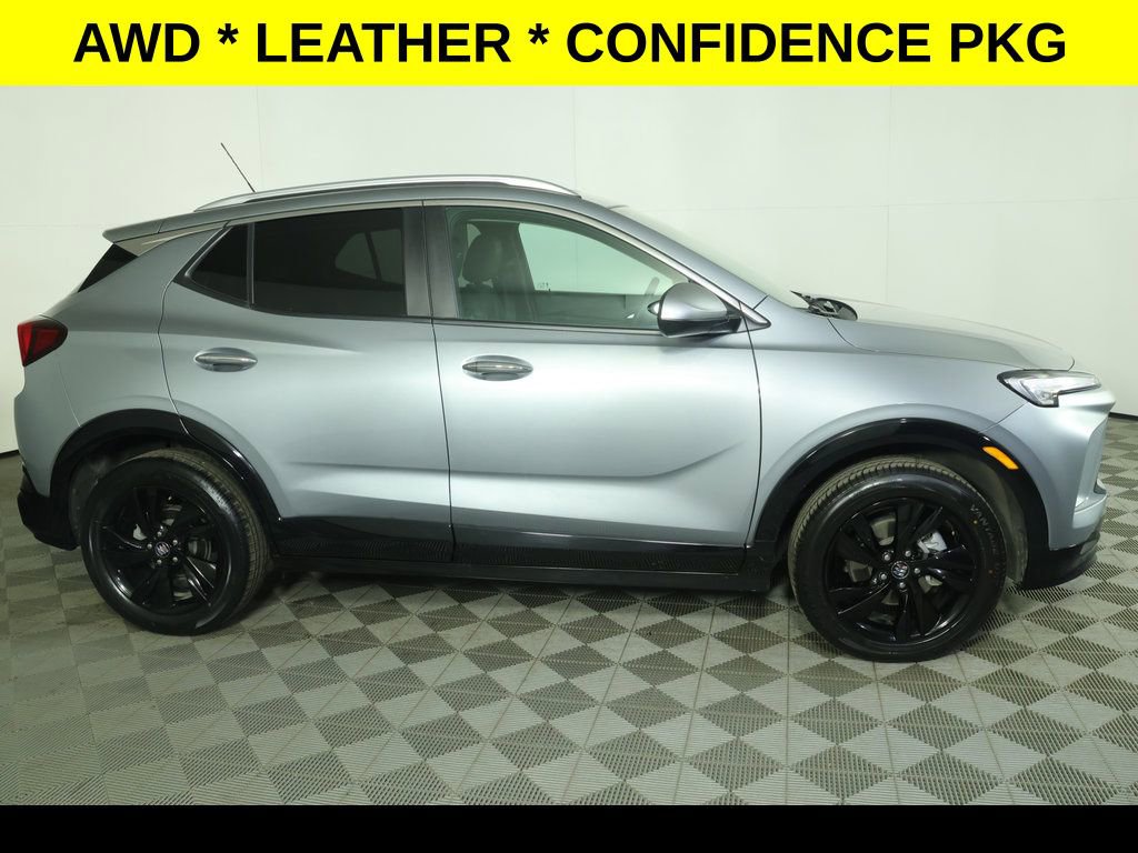 Used 2024 Buick Encore GX Sport Touring image 2