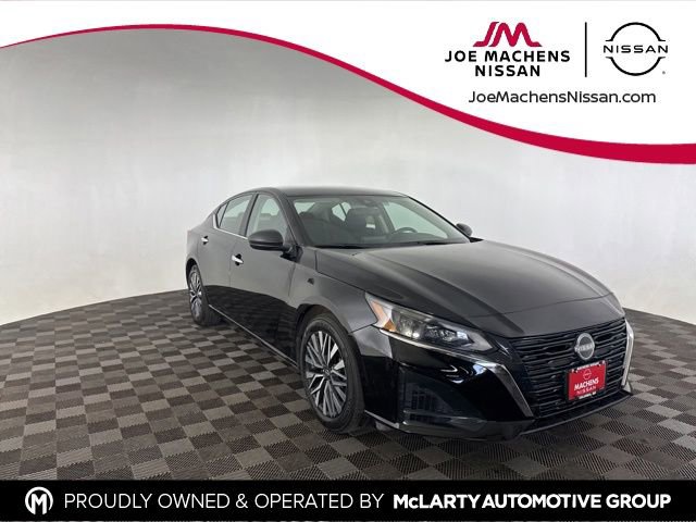 Used 2025 Nissan Altima 2.5 SV image 1