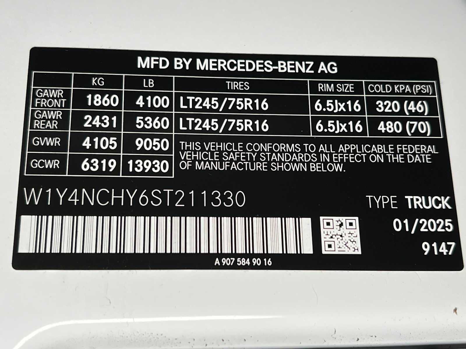 Used 2025 Mercedes-Benz Sprinter 2500 image 40