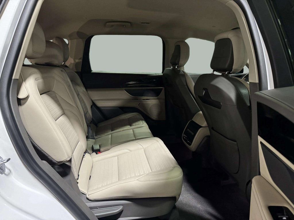 Certified 2024 Lincoln Nautilus Reserve image 26