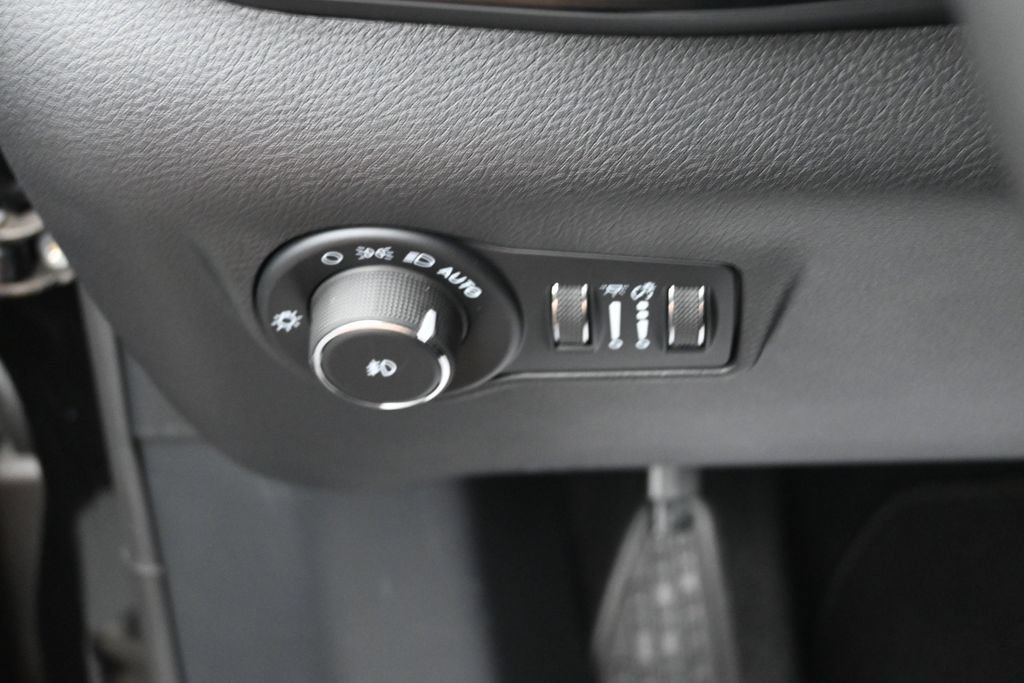 New 2026 Jeep Compass Limited w/ Sun, Sound & Navigation Group AWD/4WD image 29