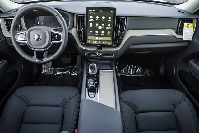 New 2026 Volvo XC60 B5 Plus w/ Protection Package Premier image 20