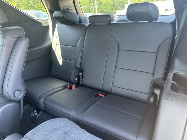 Used 2025 Chevrolet Traverse LT FWD image 44