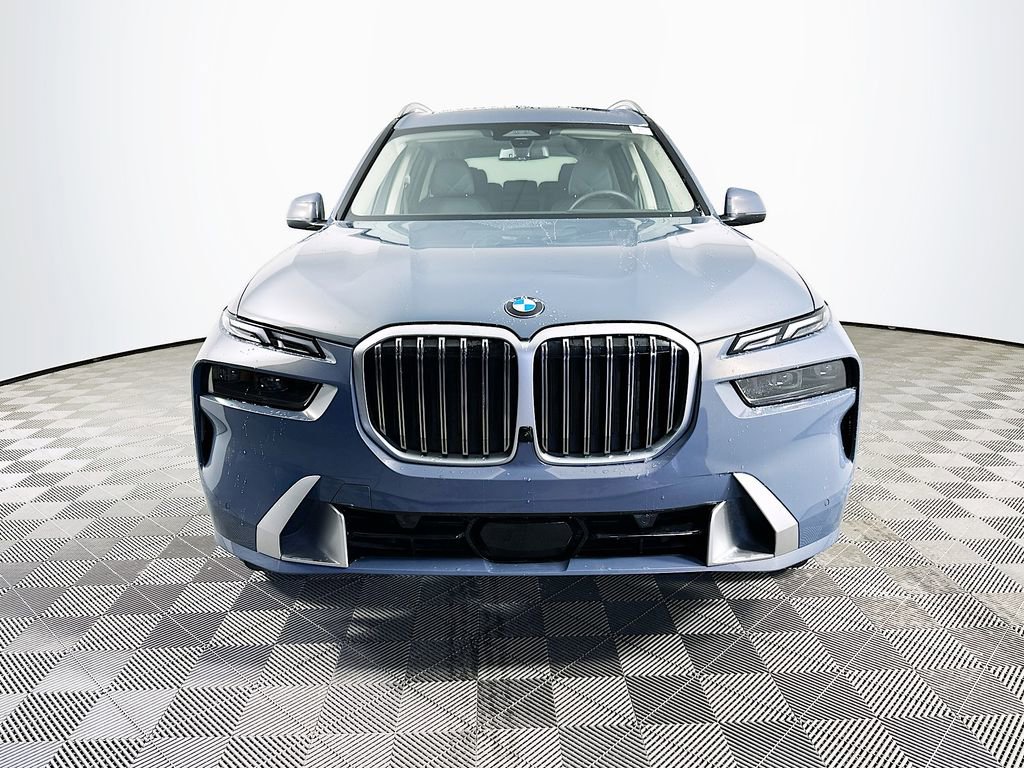 Used 2025 BMW X7 xDrive40i image 3