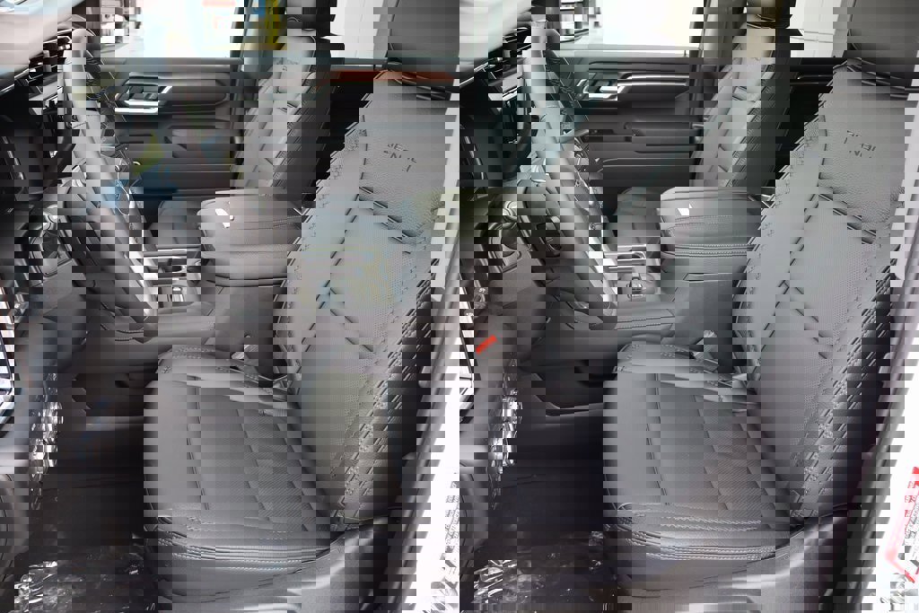 New 2026 GMC Sierra 2500 Denali w/ Denali Reserve Package image 13