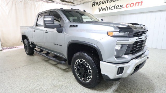 Used 2026 Chevrolet Silverado 2500 LT w/ All Star Edition AWD/4WD image 5