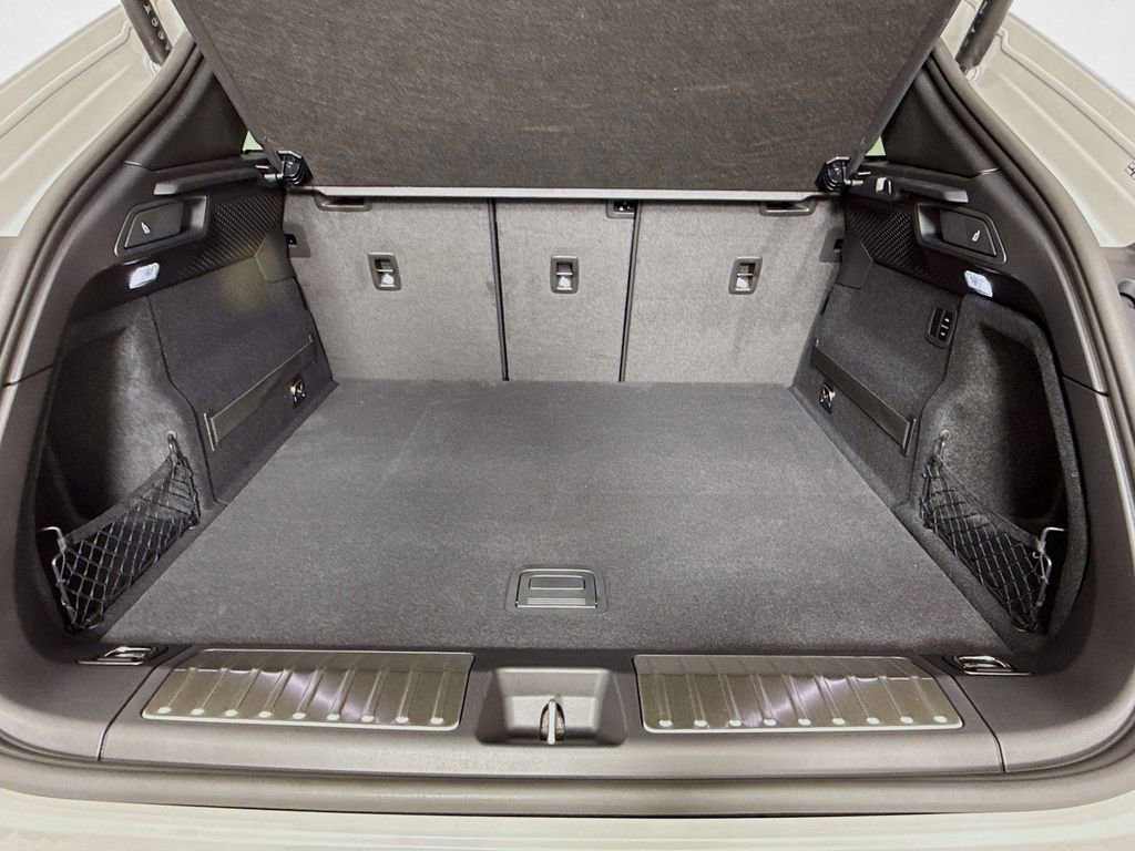 New 2026 Porsche Macan Electric image 29