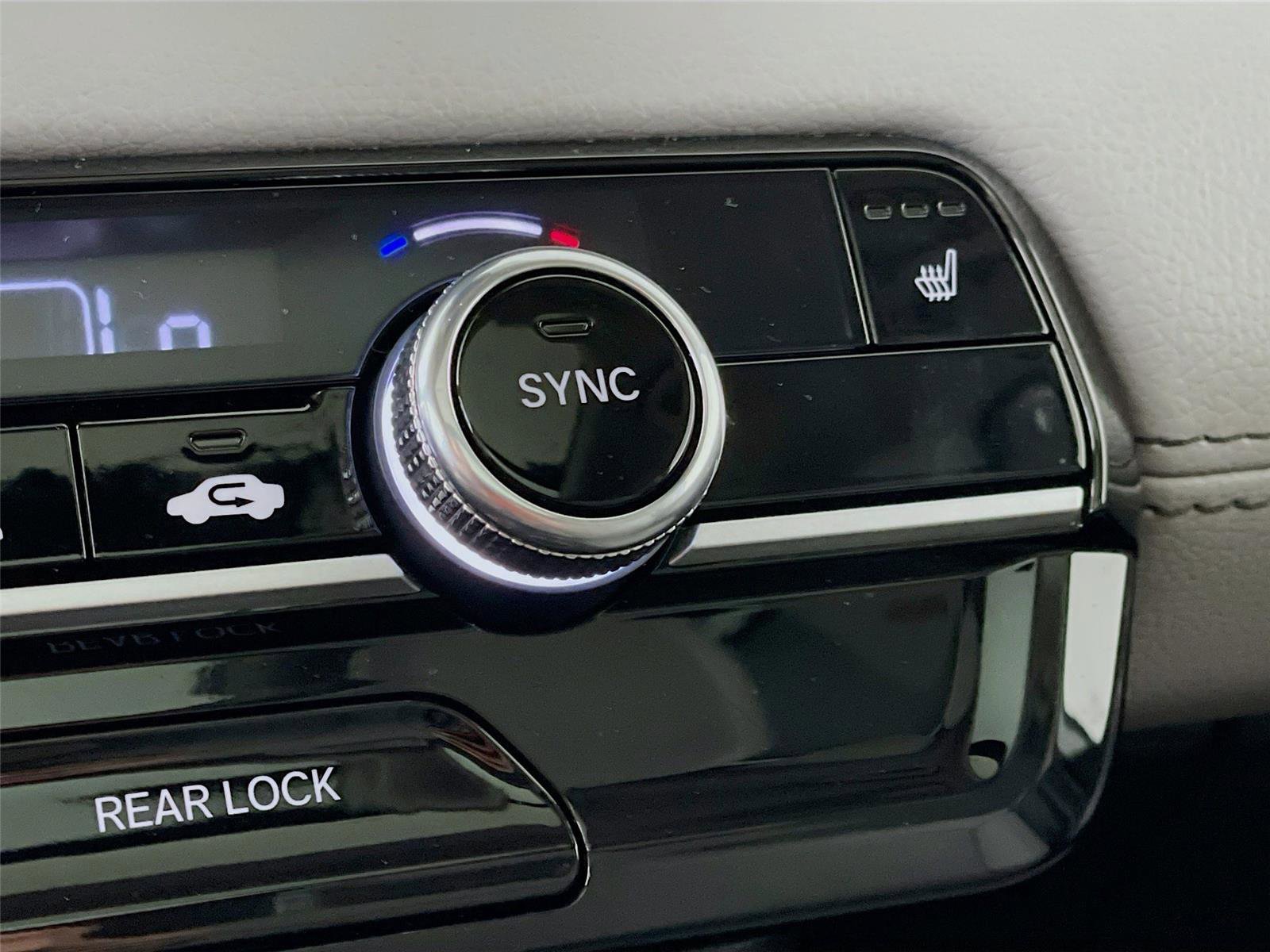 Used 2025 Honda Pilot Touring image 27