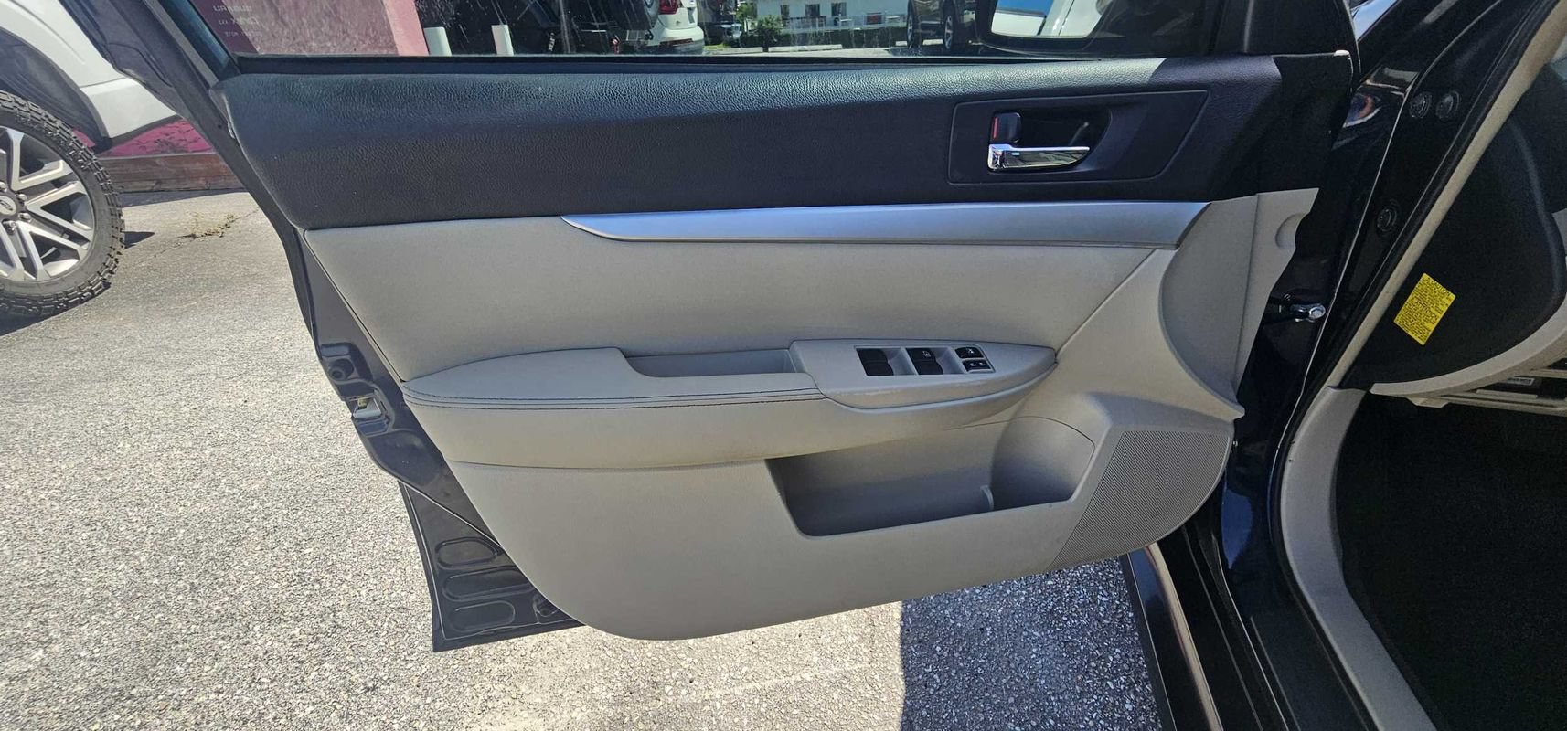 Used 2012 Subaru Legacy 2.5i Premium w/ All-Weather Pkg + Moonroof AWD/4WD image 14
