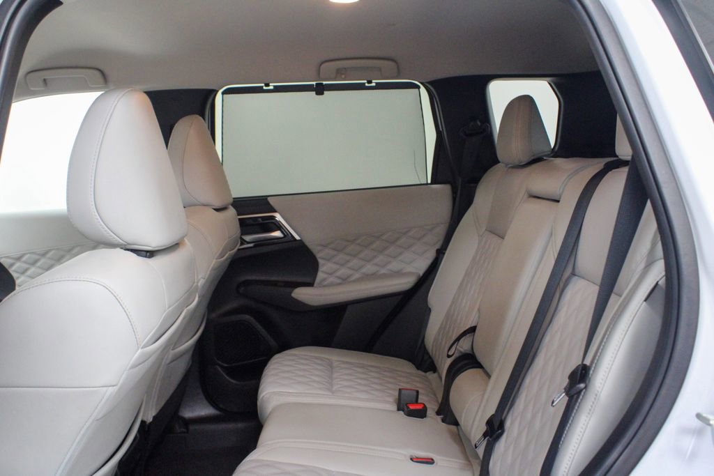 Used 2024 Mitsubishi Outlander SEL image 4